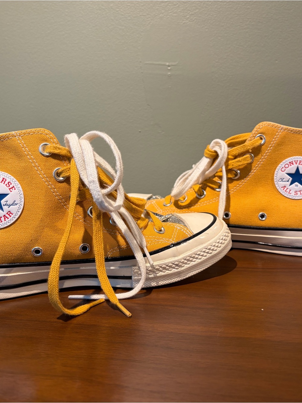 Limited-Edition Archive Release Converse Collab View 4